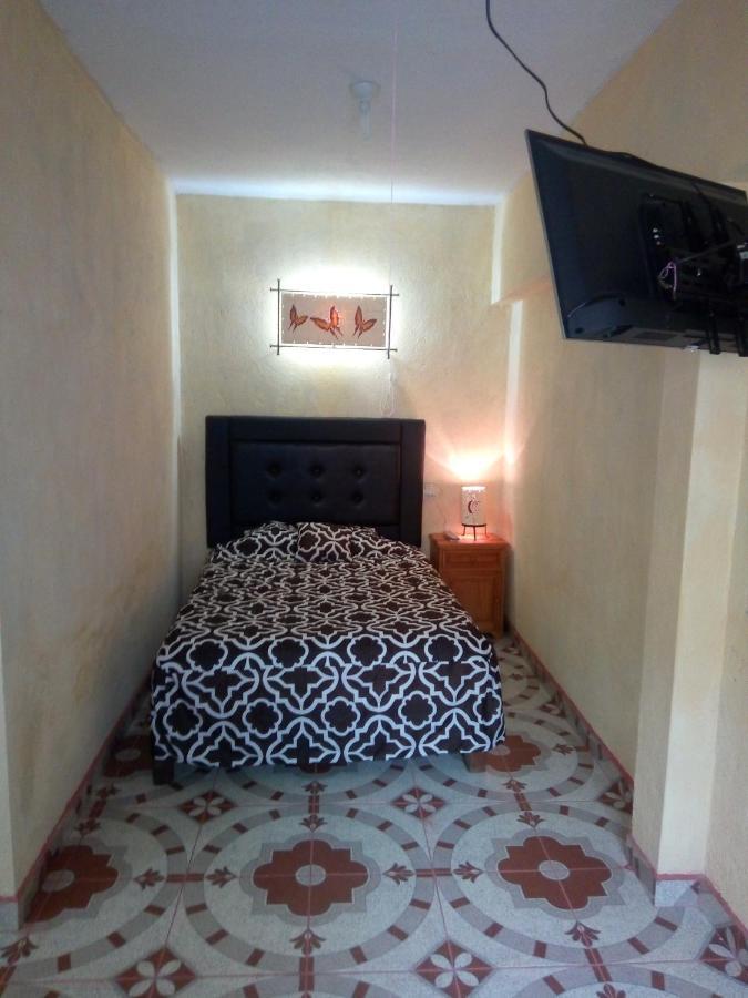 Hospedaje Casa Cortes - Recamaras De Descanso, Tepoztlan Mor - No Contamos Con Estacionamiento Luaran gambar