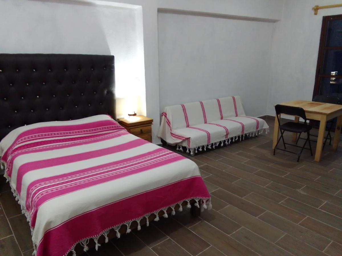 Hospedaje Casa Cortes - Recamaras De Descanso, Tepoztlan Mor - No Contamos Con Estacionamiento Luaran gambar